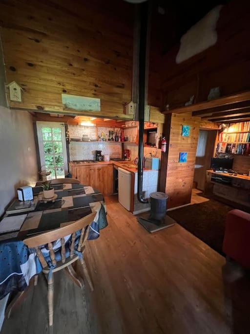 Cabane Dans Les Bois Avec Vue Sur Les Pyrenees Saint-Laurent-de-Neste Exteriér fotografie